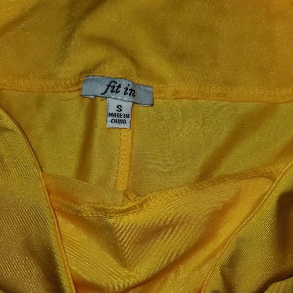 🌻5/25🌻Gold Biker Shorts - Picture 2 of 3